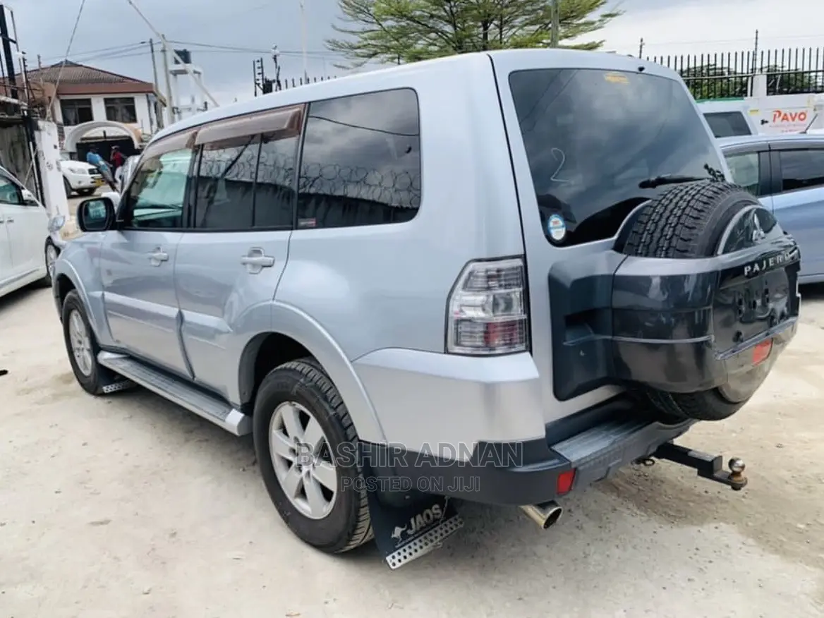 Mitsubishi Pajero Super Exceed 2006 Silver