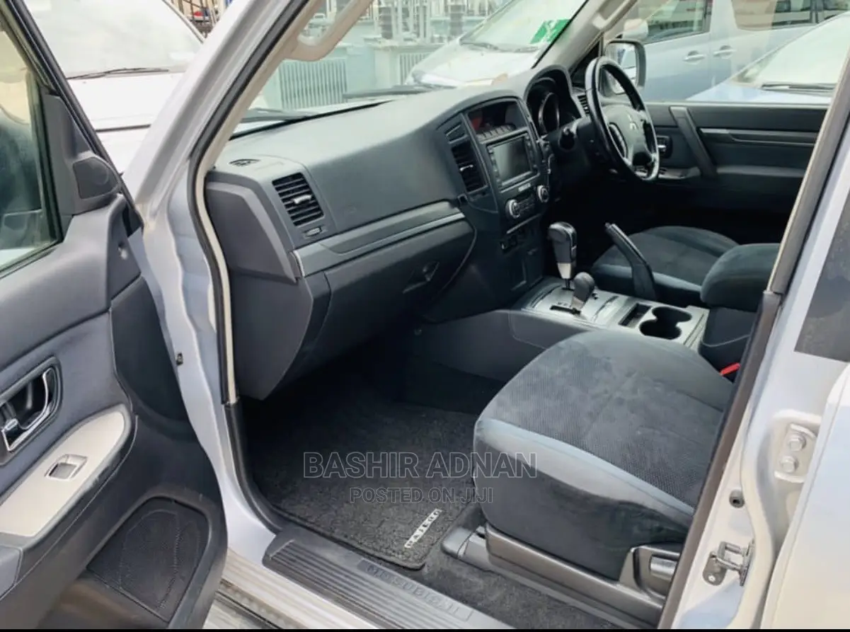 Mitsubishi Pajero Super Exceed 2006 Silver