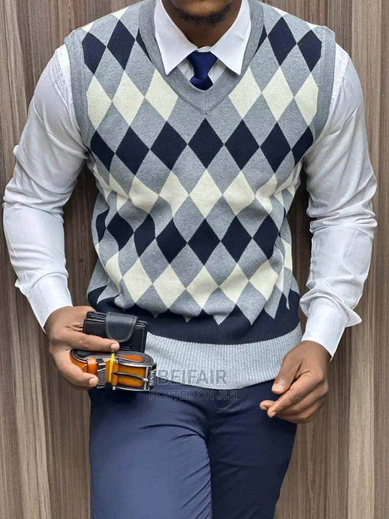 Vizibao / Sleeveless Sweaters
