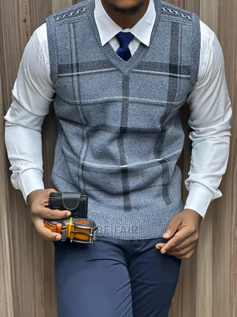 Vizibao / Sleeveless Sweaters