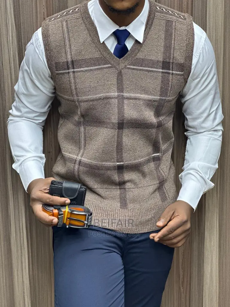 Vizibao / Sleeveless Sweaters