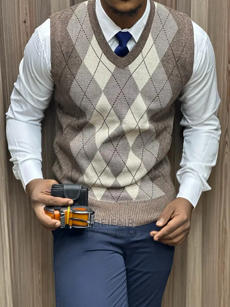 Vizibao / Sleeveless Sweaters