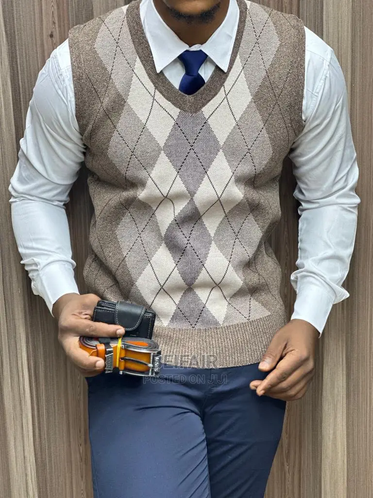 Vizibao / Sleeveless Sweaters