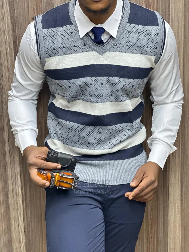 Vizibao / Sleeveless Sweaters
