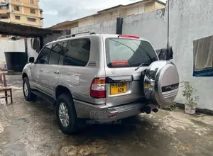 Toyota Land Cruiser 2010 Gold