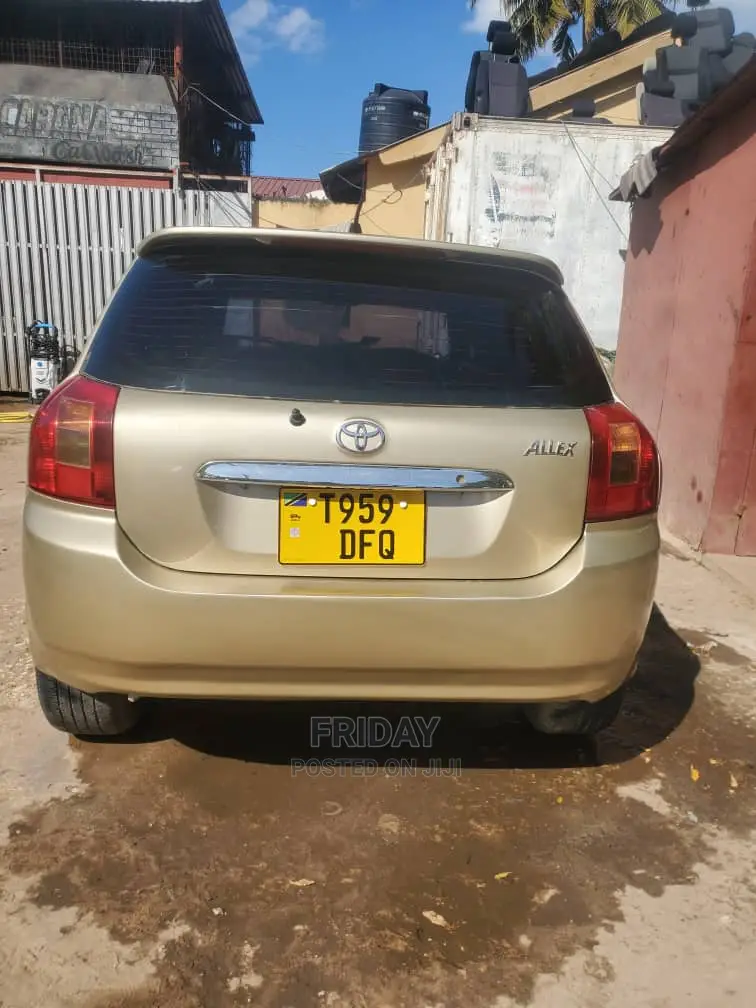 Toyota Allex 2002 Gold
