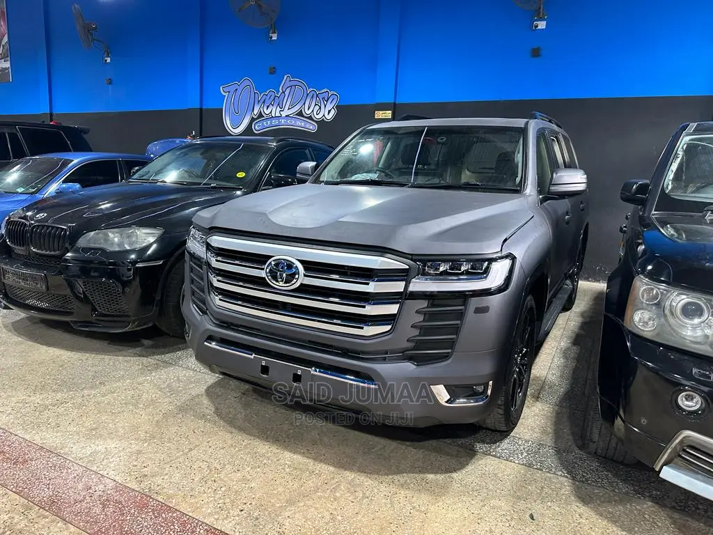 Toyota Land Cruiser 4.0 V6 GXR 2020 Matt Black