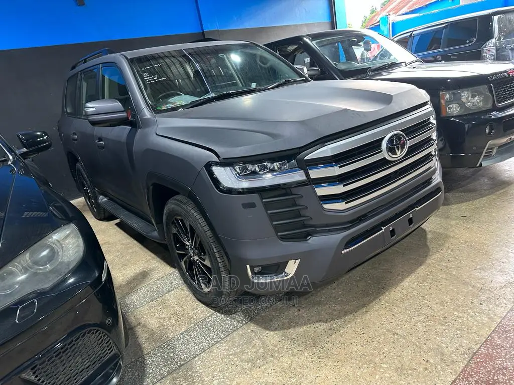 Toyota Land Cruiser 4.0 V6 GXR 2020 Matt Black