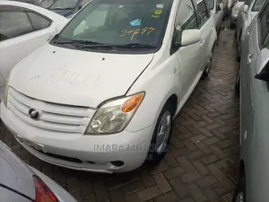 Toyota IST 2005 White