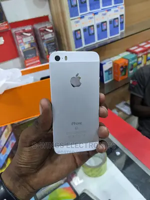Apple iPhone SE 16 GB Silver