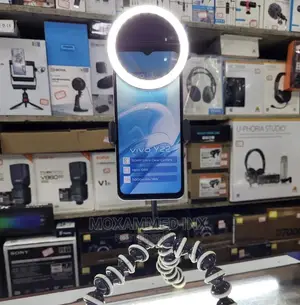 Adjustable Tripod With Right Light