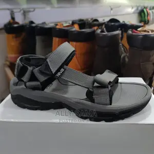 Open Shoes Plain