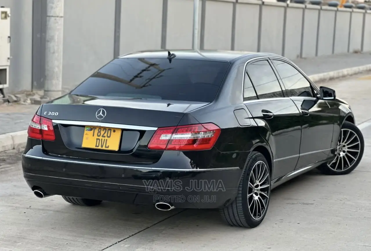 Mercedes-Benz E300 2010 Black