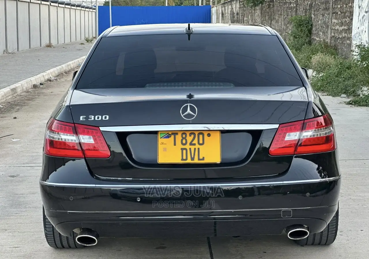 Mercedes-Benz E300 2010 Black