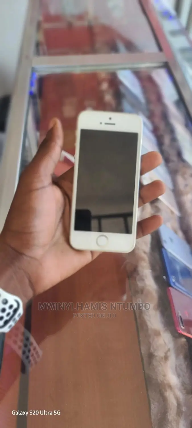 Apple iPhone SE 16 GB Gold