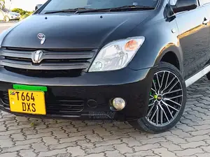 Toyota IST 2004 Black