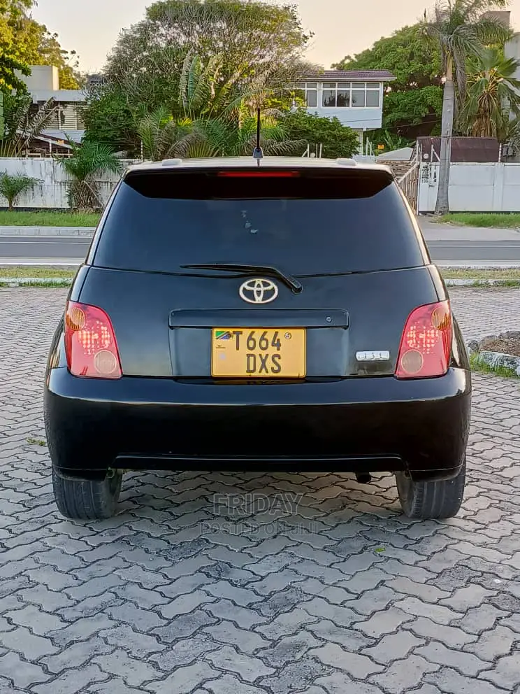 Toyota IST 2004 Black