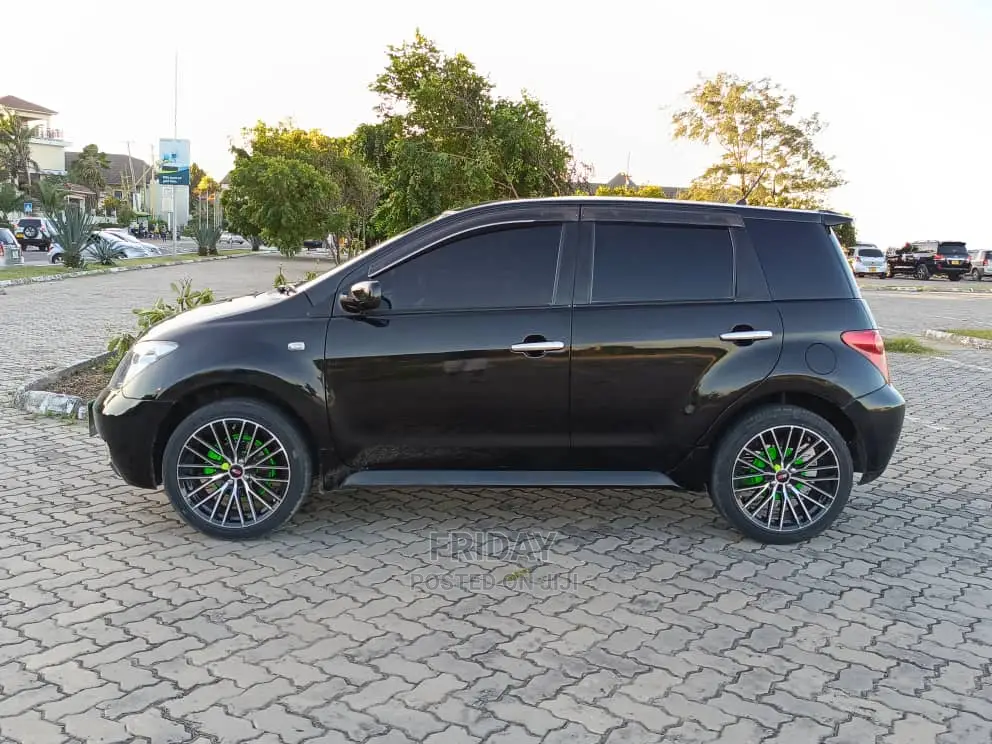 Toyota IST 2004 Black