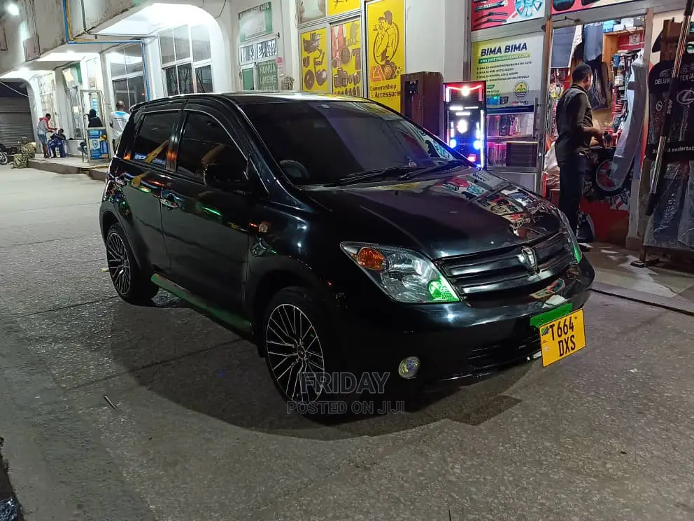Toyota IST 2004 Black