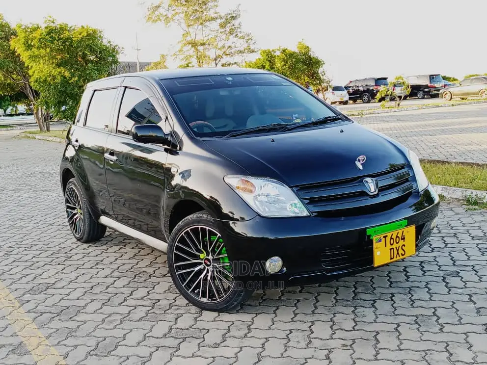 Toyota IST 2004 Black