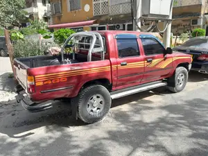Toyota Hilux 2001 Red