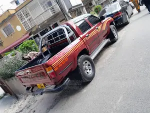 Toyota Hilux 2001 Red