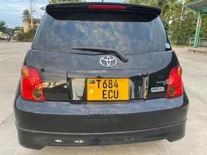 Toyota IST 2004 Black