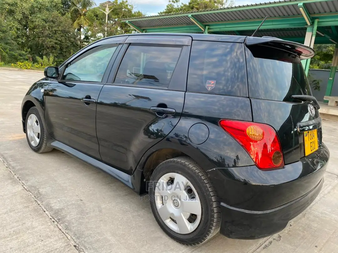Toyota IST 2004 Black