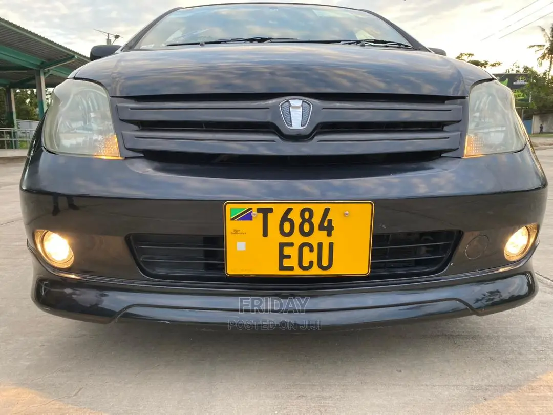 Toyota IST 2004 Black
