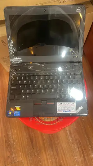 Laptop Lenovo ThinkPad X131e 4GB Intel Core 2 Duo HDD 320GB