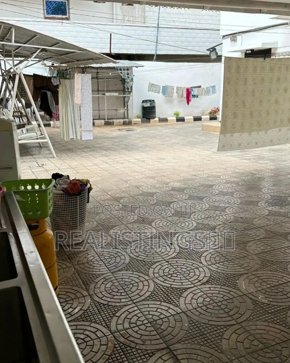 Furnished 7bdrm Mansion in Upanga East for sale