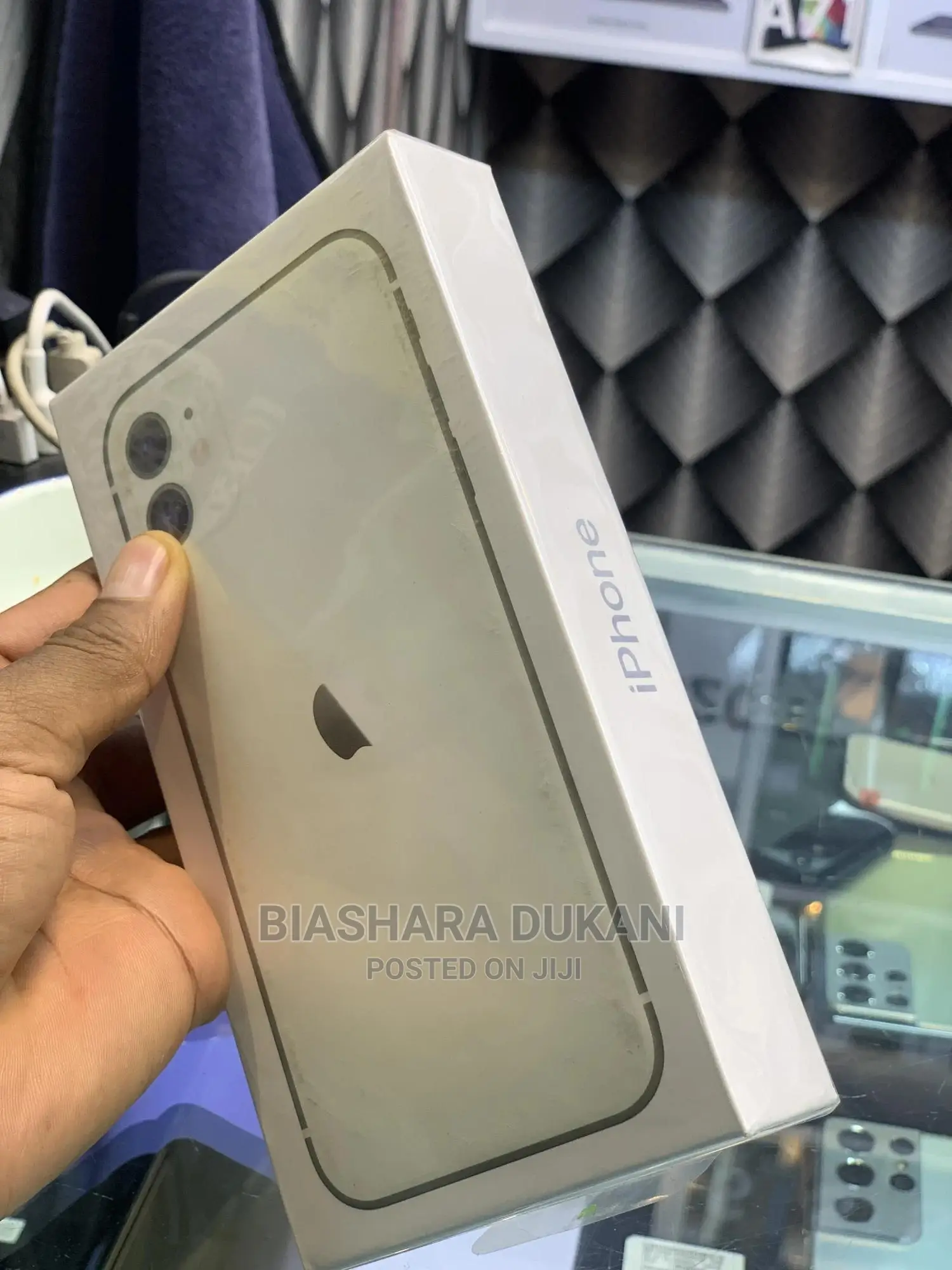 New Apple iPhone 11 128 GB White