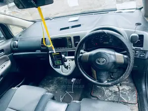 Toyota Wish 2004 Silver