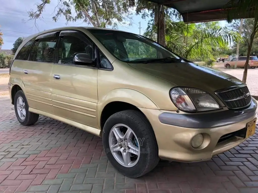 Toyota Nadia 2003 Gold