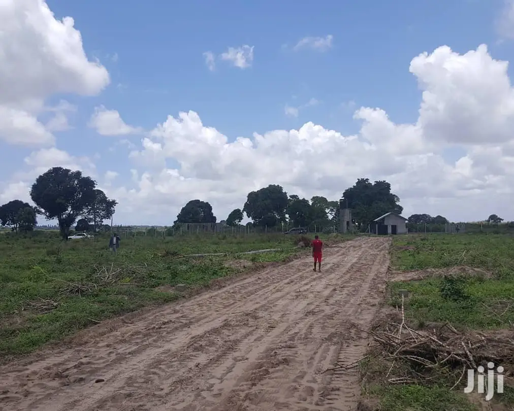 Viwanja Vya Makazi Kisemvule