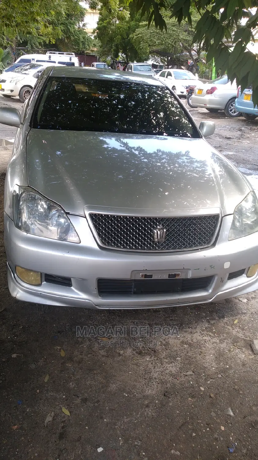 Toyota Crown 2004 Silver