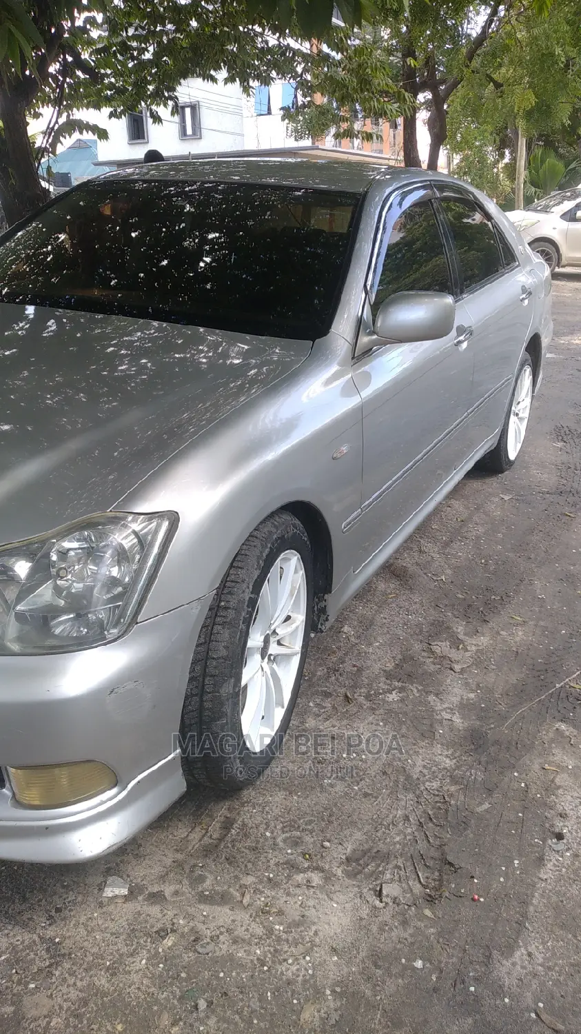 Toyota Crown 2004 Silver