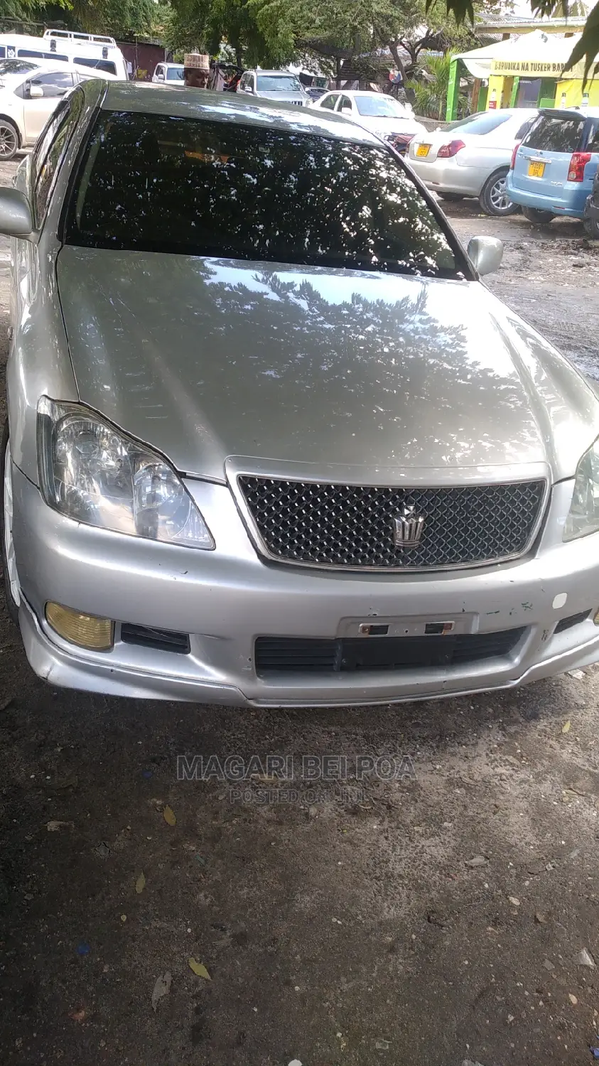 Toyota Crown 2004 Silver