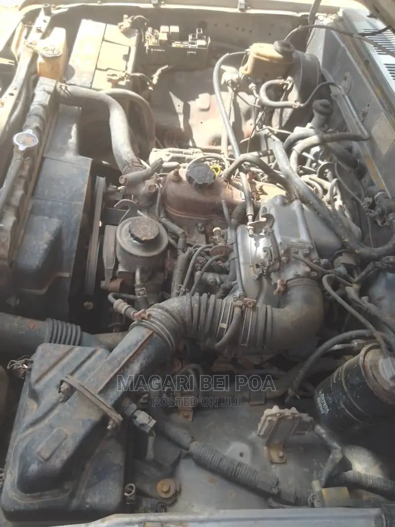 Toyota Hilux 1999 Gray