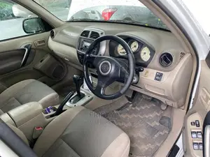 Toyota RAV4 2004 White