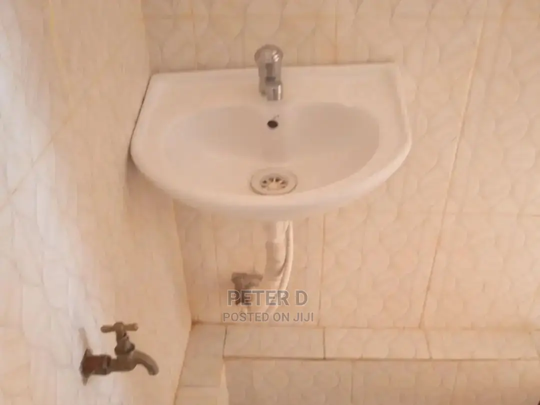 1bdrm Apartment in Kimara for rent
