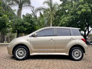 Toyota IST 2004 Brown