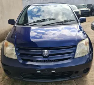 Toyota IST 2003 Blue