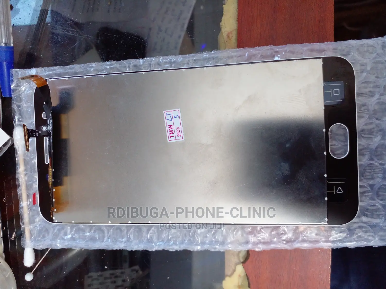We Replace LCD Original All Types of Phones to Make as New