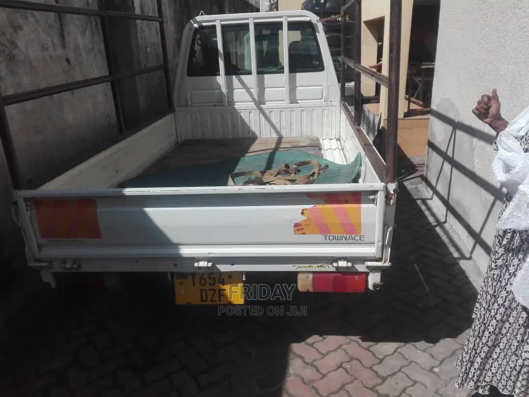 Town Hiace