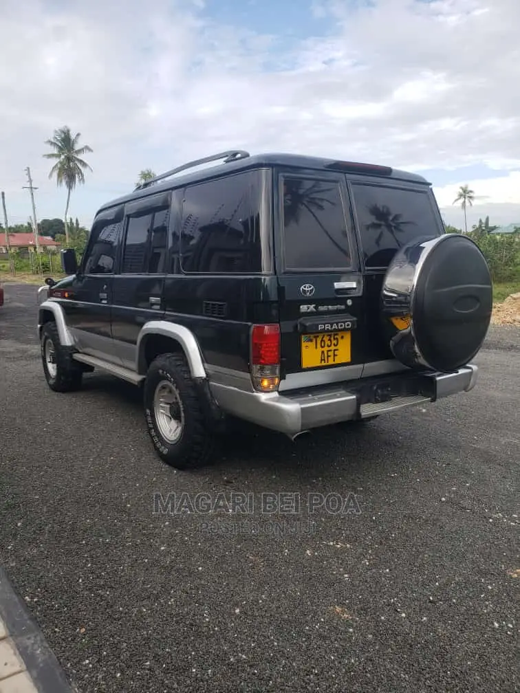 Toyota Land Cruiser Prado 2005 Black