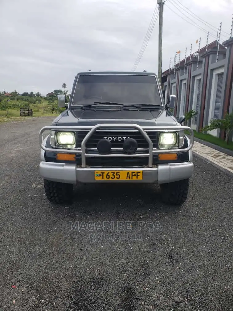 Toyota Land Cruiser Prado 2005 Black