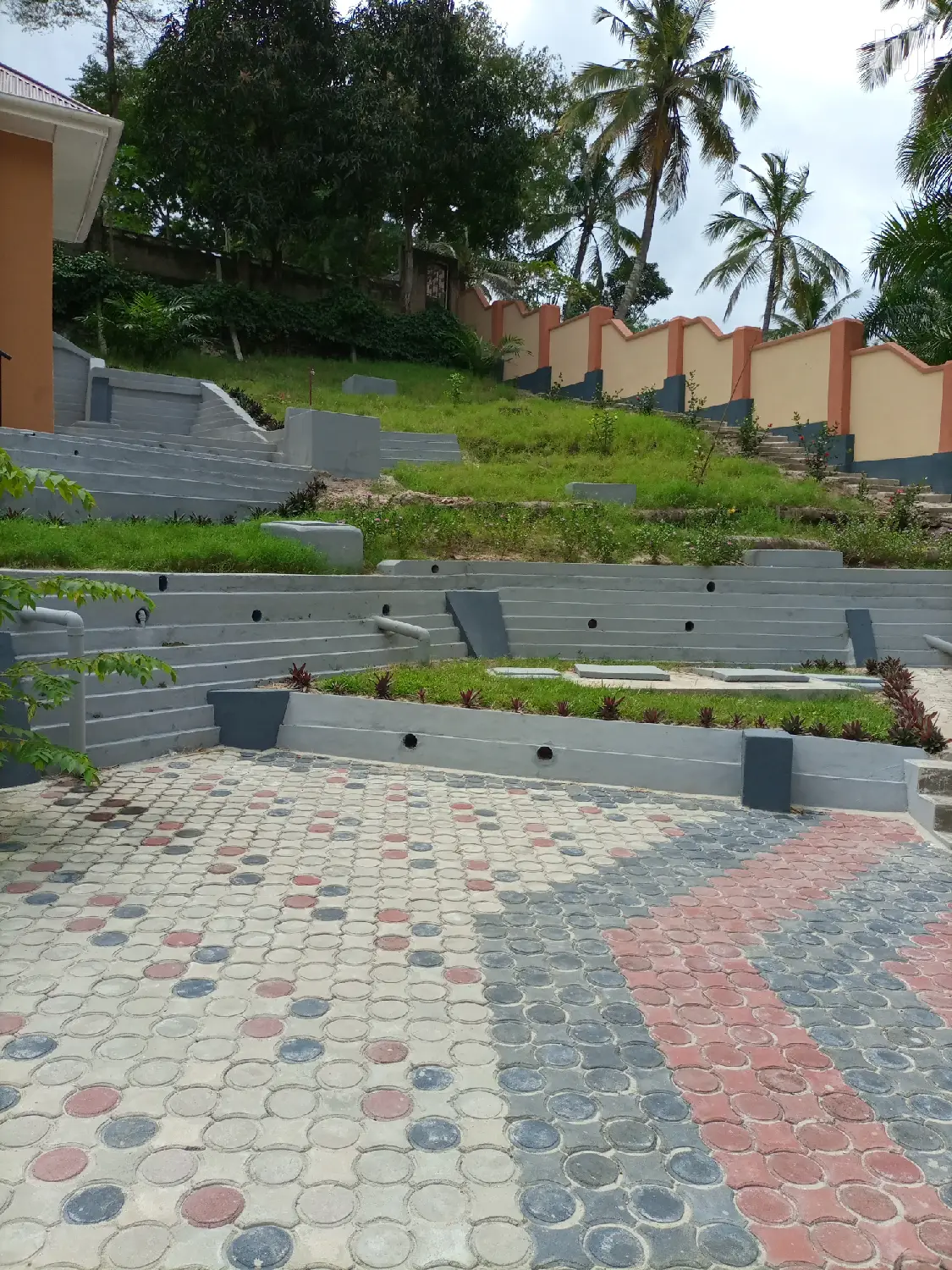 Ina Vyumba2,Master,Sebule,Jiko,Public Toilet Na Parking