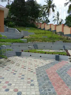 Ina Vyumba2,Master,Sebule,Jiko,Public Toilet Na Parking