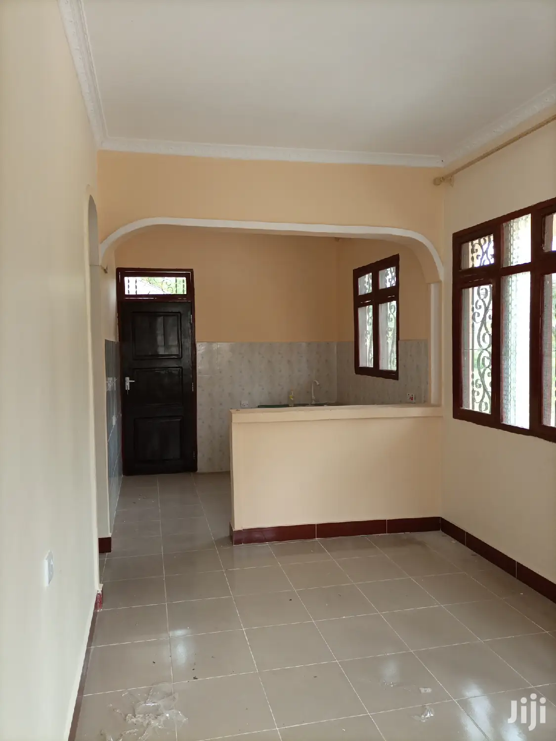Ina Vyumba2,Master,Sebule,Jiko,Public Toilet Na Parking